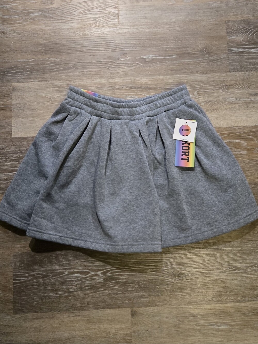 NWT Thrill Heather Gray Pleated Sweatshirt Knit Skort - Size M